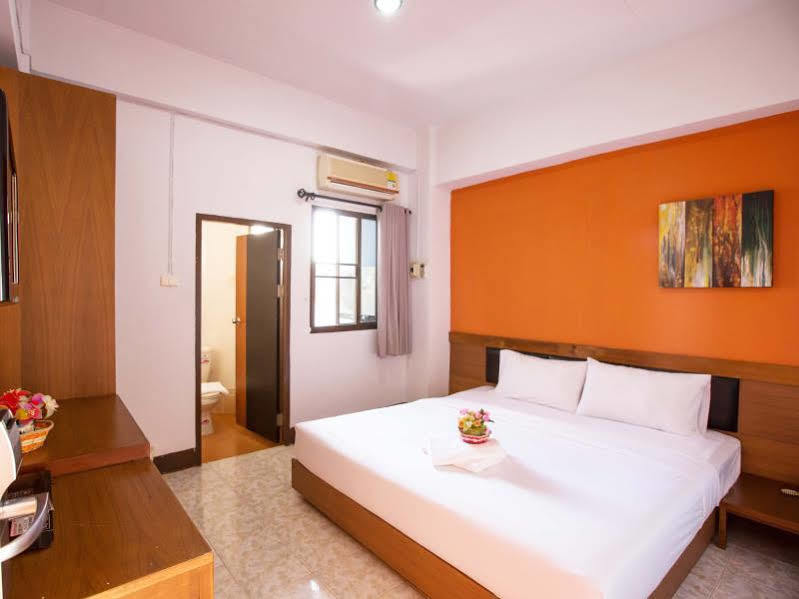 B2 Night Bazaar Chiang Rai Hotel Екстериор снимка